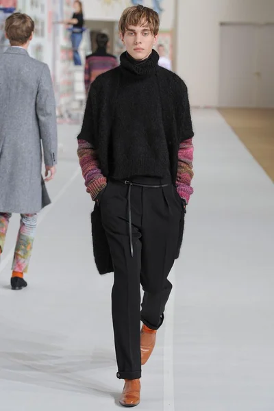 Look 28